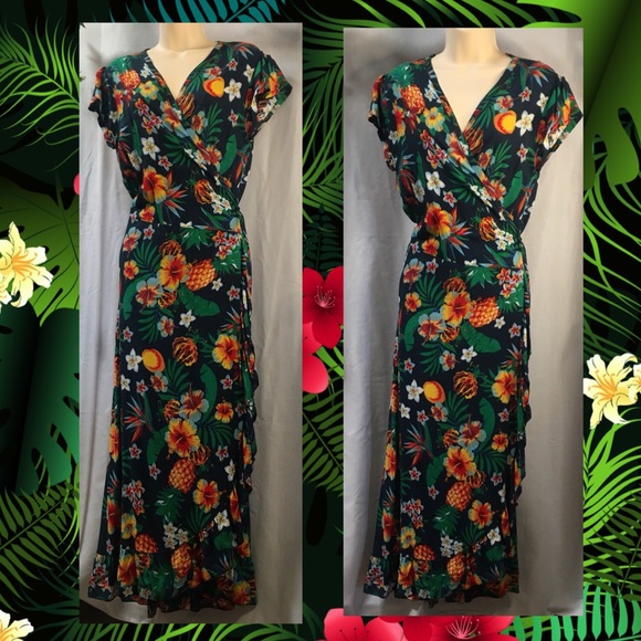 Floral wrap dress for those spring and summer days - Picture 7 of 7